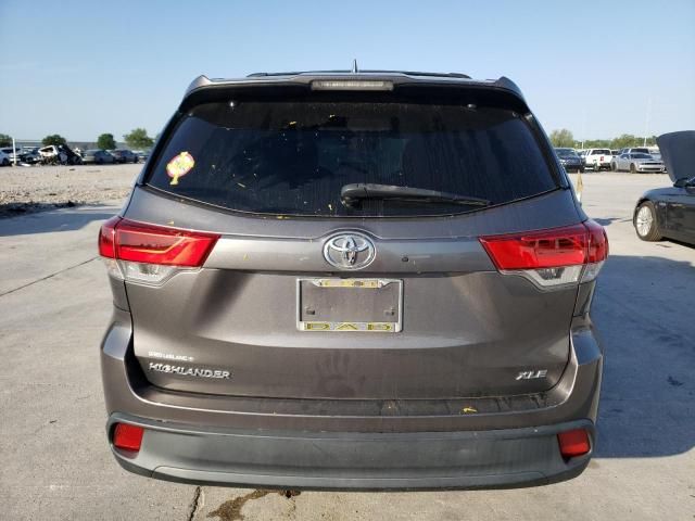 2017 Toyota Highlander SE