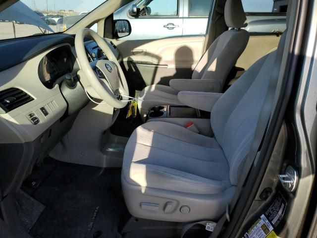 2013 Toyota Sienna LE