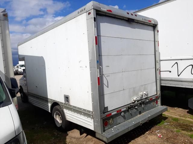 2007 Ford Econoline E450 Super Duty Cutaway Van