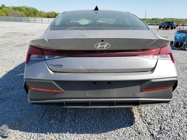 2024 Hyundai Elantra SE