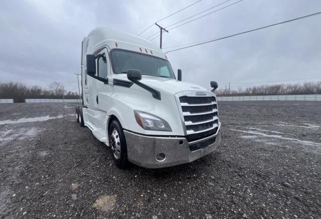 2019 Freightliner Cascadia 126