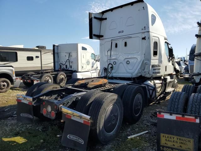 2021 Freightliner Cascadia 126