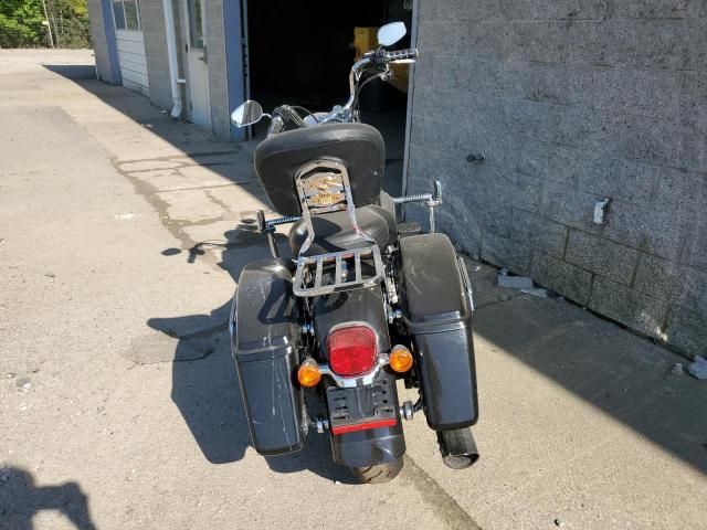 2013 Harley-Davidson FLD Switchback