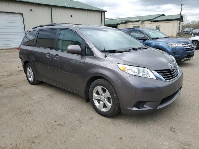 2013 Toyota Sienna LE