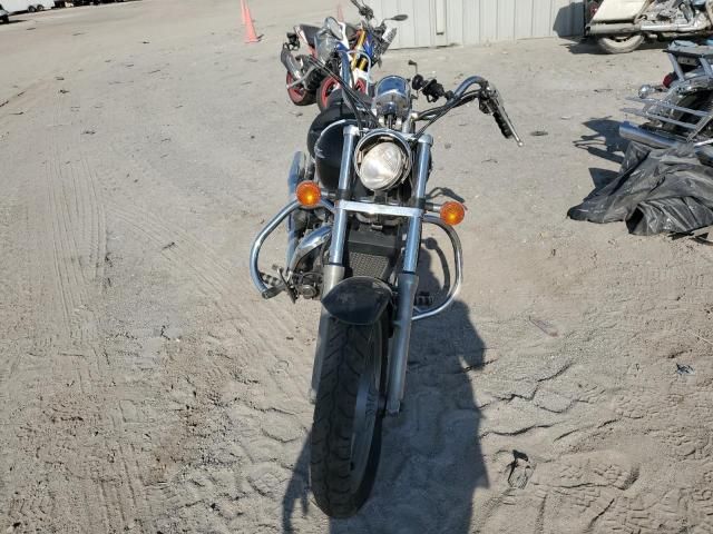 2004 Honda VT1100 C