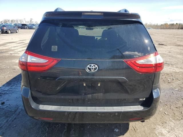 2017 Toyota Sienna XLE