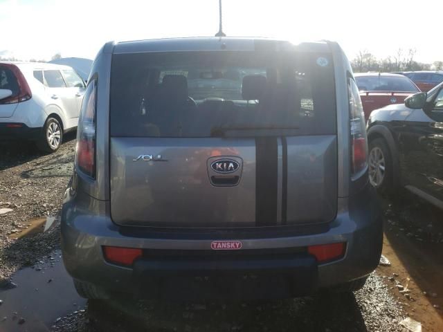 2011 KIA Soul +