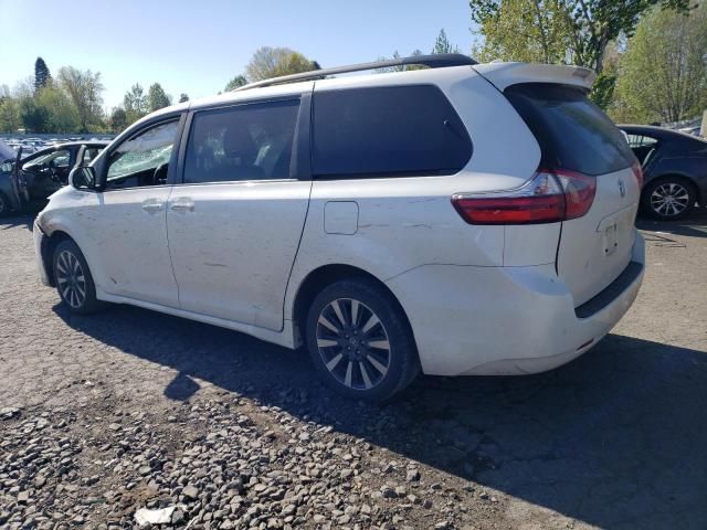 2020 Toyota Sienna XLE