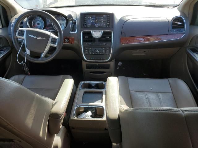 2013 Chrysler Town & Country Touring L