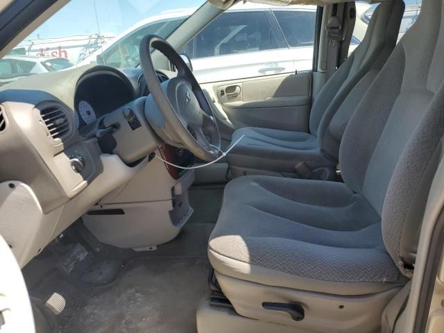 2005 Chrysler Town & Country