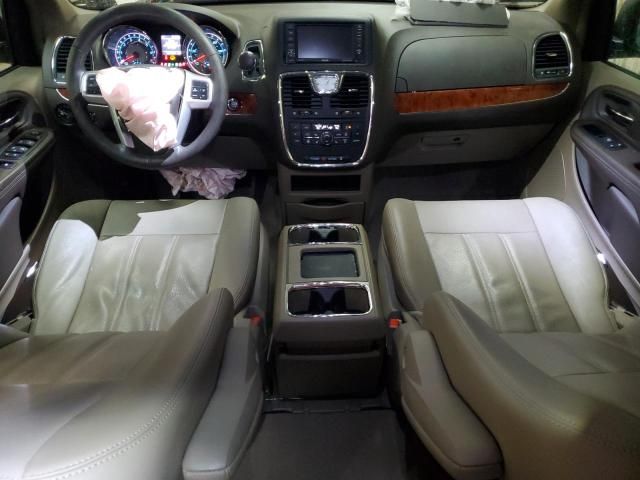 2016 Chrysler Town & Country Touring L