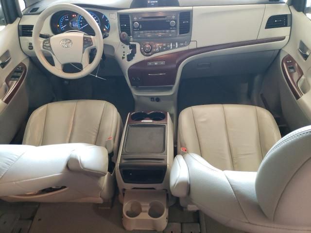 2013 Toyota Sienna XLE