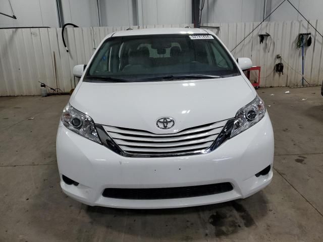 2017 Toyota Sienna LE