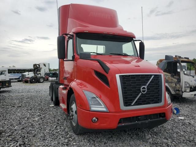 2020 Volvo VNR