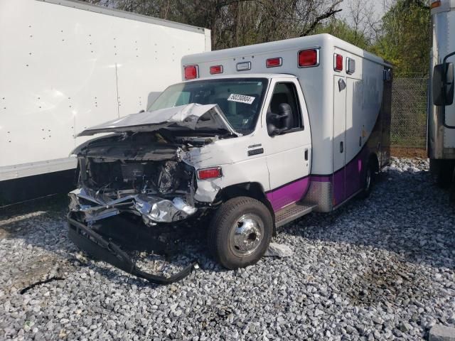 2021 Ford Econoline E350 Super Duty Cutaway Van