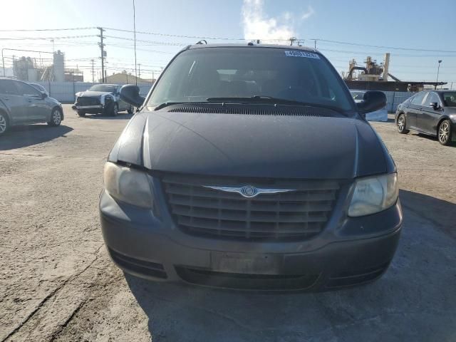 2007 Chrysler Town & Country LX