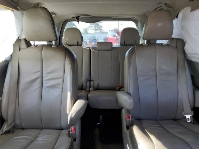 2013 Toyota Sienna XLE