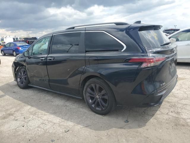 2022 Toyota Sienna XSE