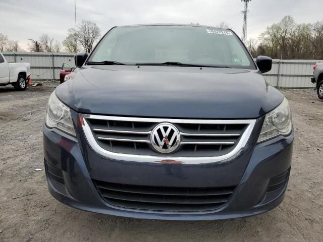 2009 Volkswagen Routan SE