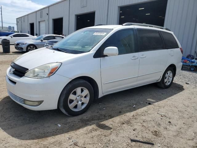 2005 Toyota Sienna XLE