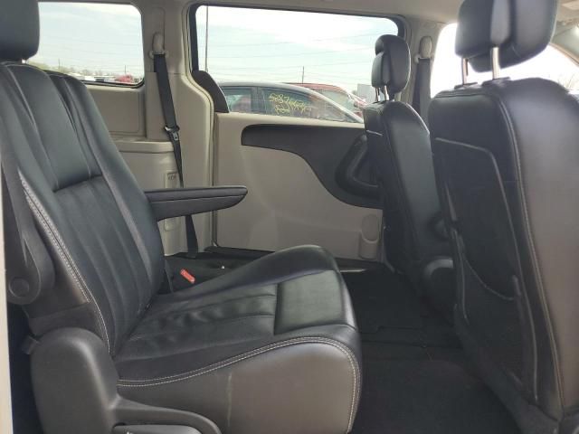 2012 Chrysler Town & Country Touring