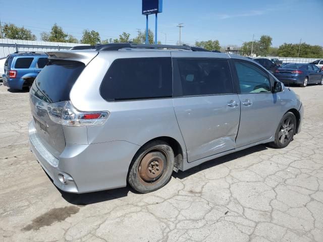 2013 Toyota Sienna Sport