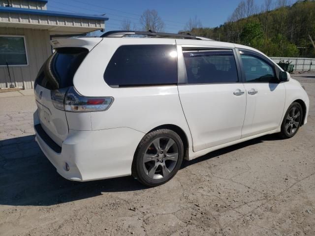 2016 Toyota Sienna SE