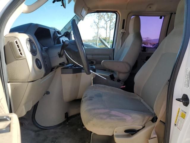 2013 Ford Econoline E350 Super Duty Wagon