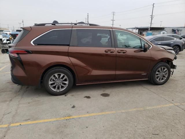 2021 Toyota Sienna LE