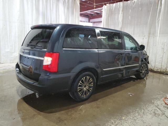 2014 Chrysler Town & Country S