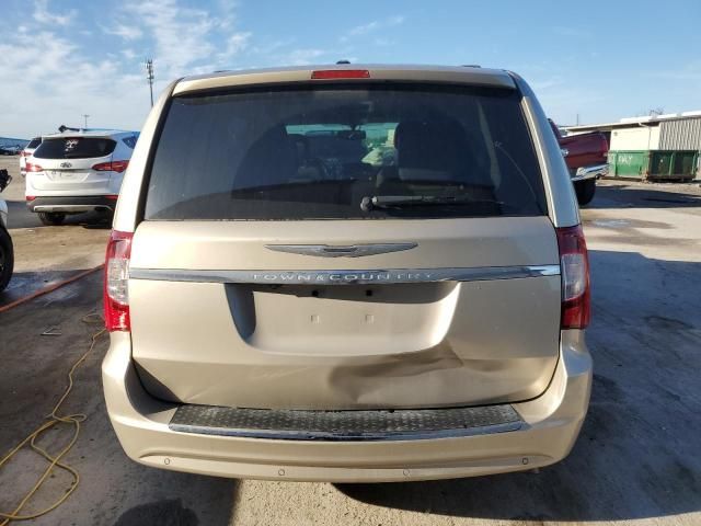2013 Chrysler Town & Country Touring L