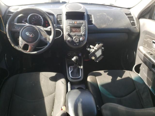 2013 KIA Soul +