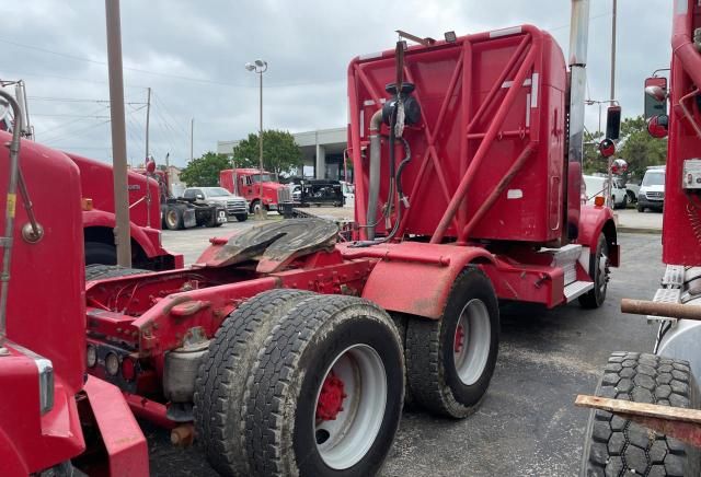 2009 Kenworth Construction T800