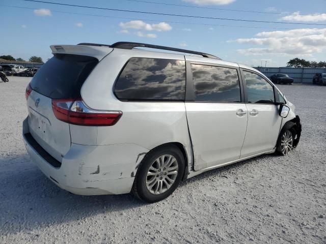 2017 Toyota Sienna XLE