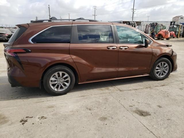 2022 Toyota Sienna XLE