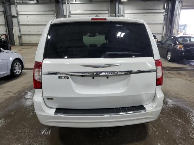 2016 Chrysler Town & Country Touring