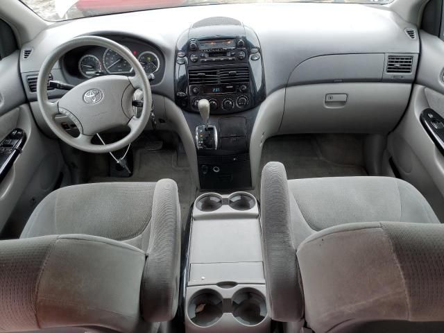 2005 Toyota Sienna CE