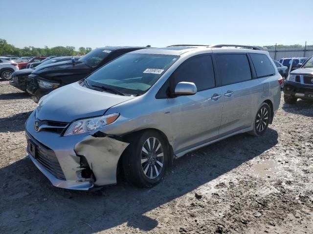 2019 Toyota Sienna XLE