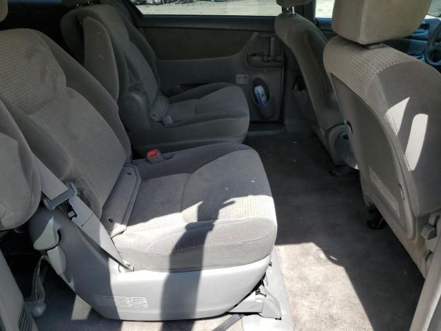 2010 Toyota Sienna CE