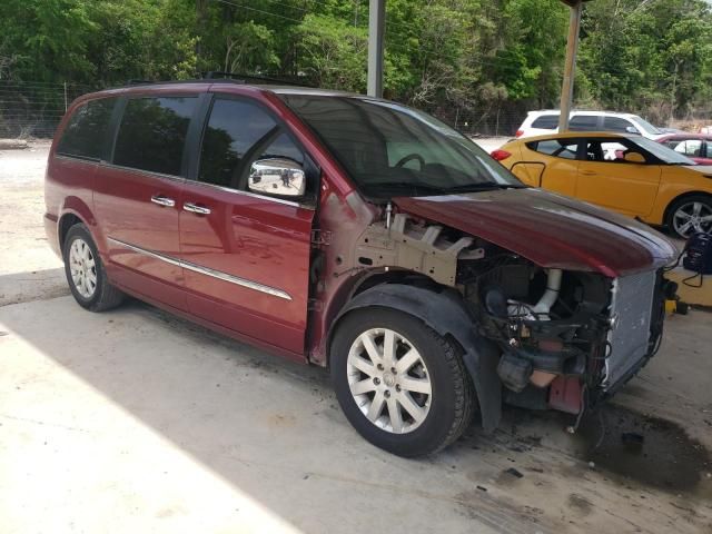 2012 Chrysler Town & Country Touring L