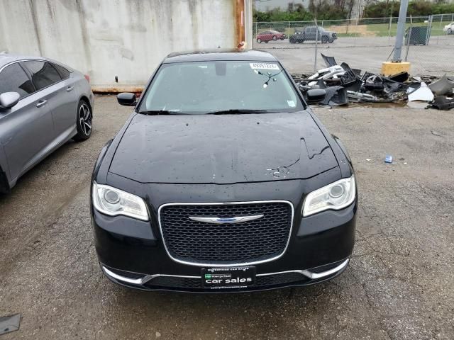 2018 Chrysler 300 Touring