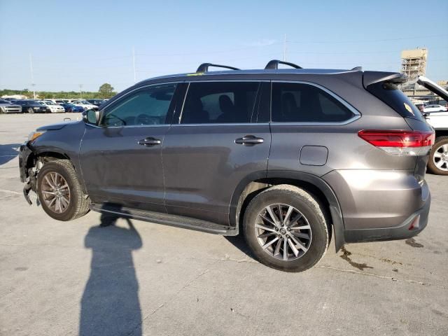 2017 Toyota Highlander SE