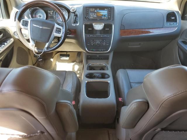 2015 Chrysler Town & Country Limited Platinum