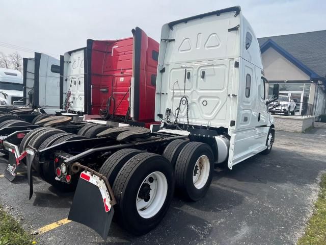 2019 Freightliner Cascadia 126