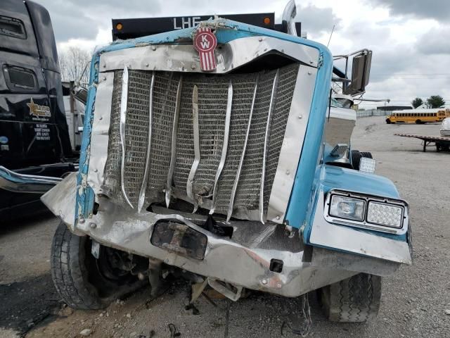 2006 Kenworth Construction T800