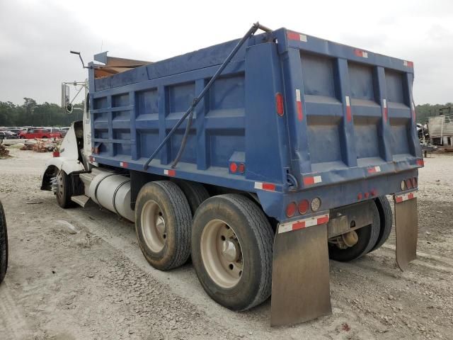 2005 Kenworth Construction T800