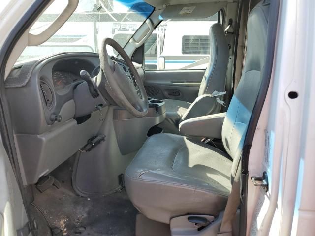 2006 Ford Econoline E350 Super Duty Cutaway Van