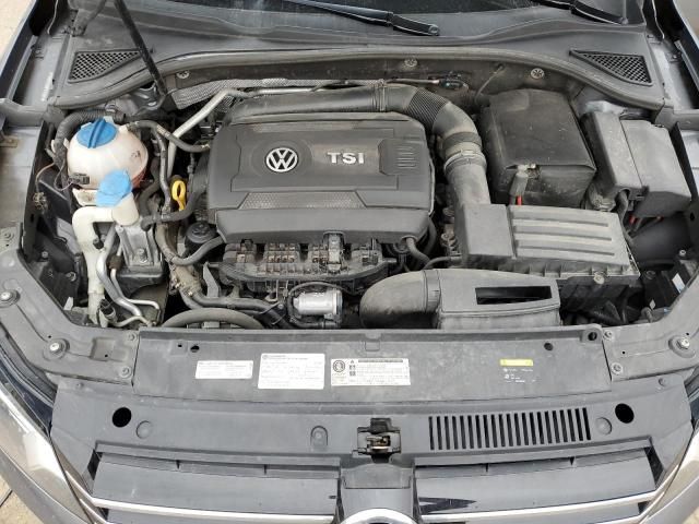 2015 Volkswagen Passat SE