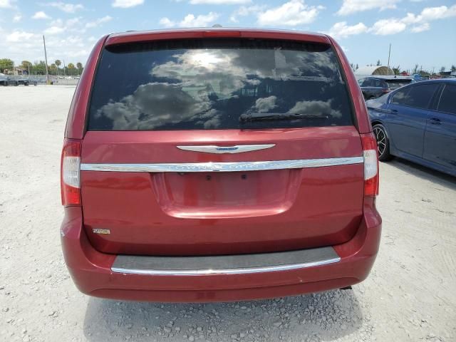 2014 Chrysler Town & Country Touring