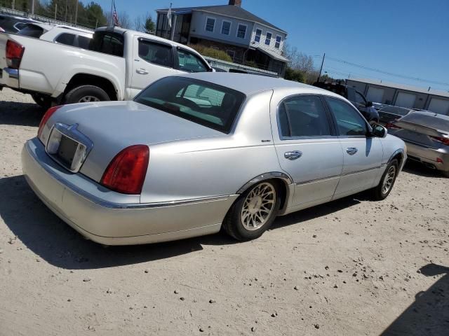 2002 Lincoln Town Car Signature